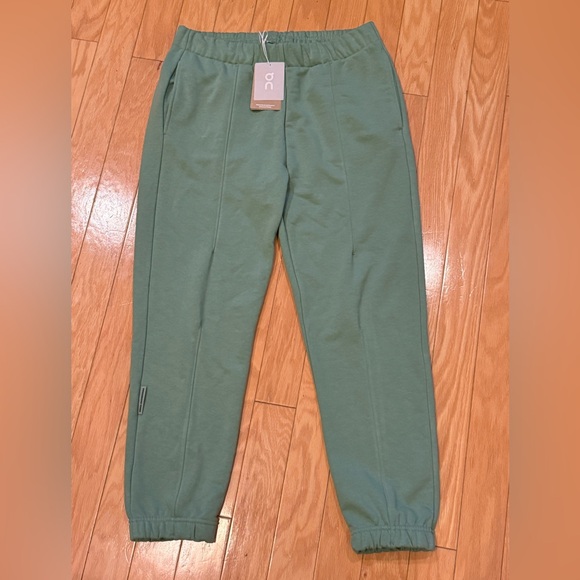 NWT On Running Women's Club Pants, large - Picture 7 of 9